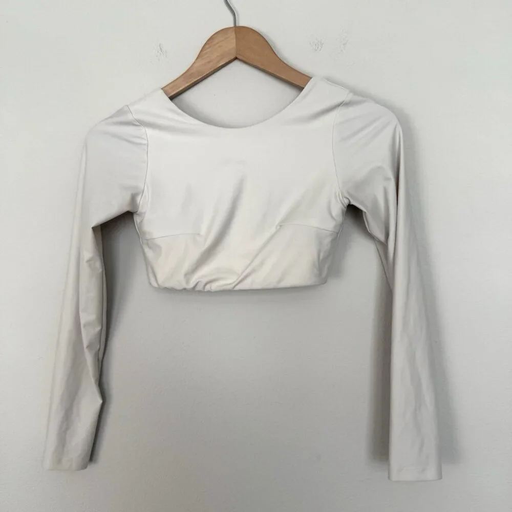 Aritzia Manola Cora Crop Top Ivory Size XS Activewear‎ Fitness Workout Gym - Picture 2 of 7